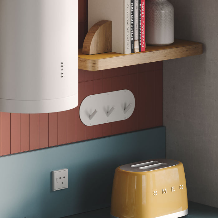 Peggy Round 3 Wall Hook in matte white steel with three angled hooks for practical wall organization by Shelfology